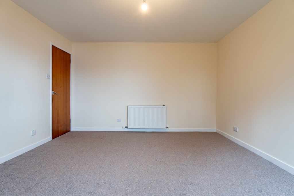 Property photo 2 of 36