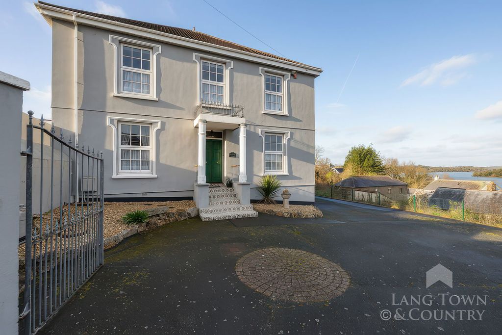 Property photo 1 of 28