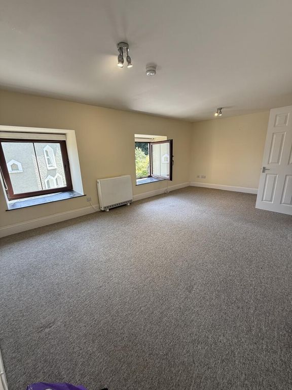 Property photo 2 of 5 Living Room