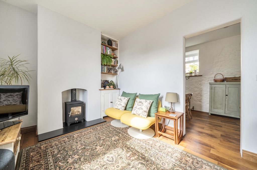Property photo 3 of 23 1468728-12-6A20A4...