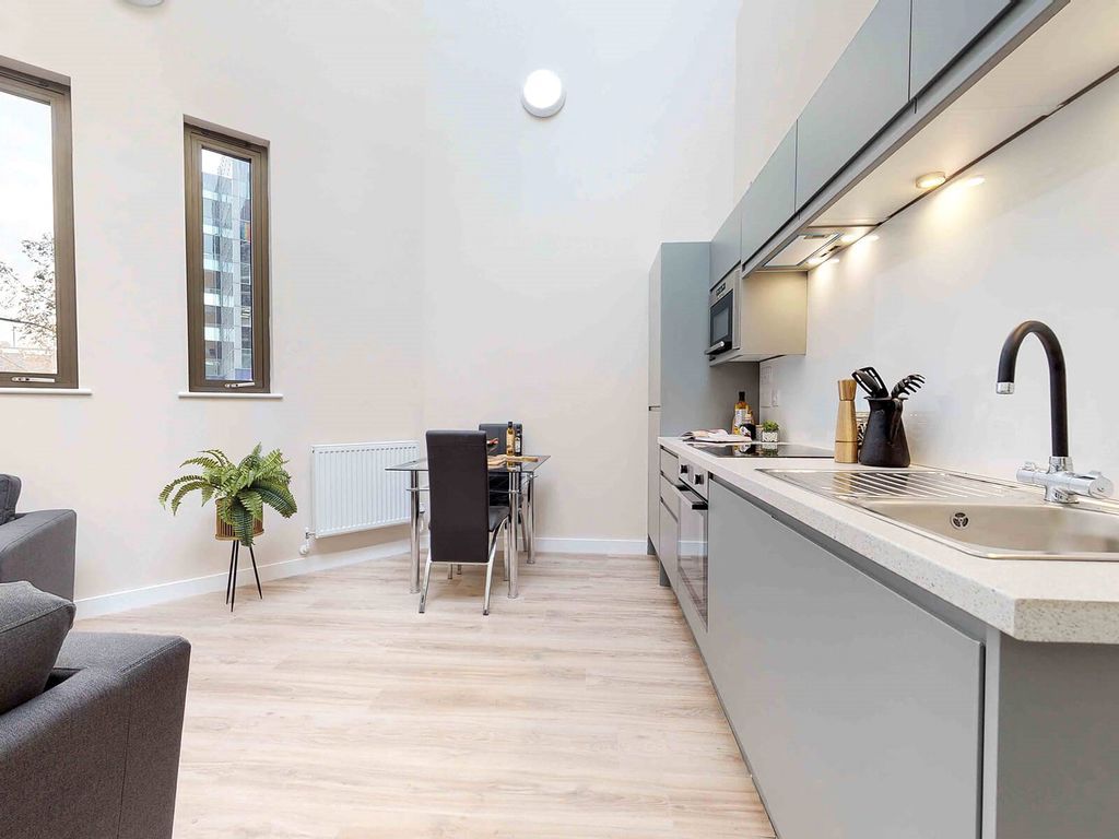 Property photo 1 of 10 Kitchen