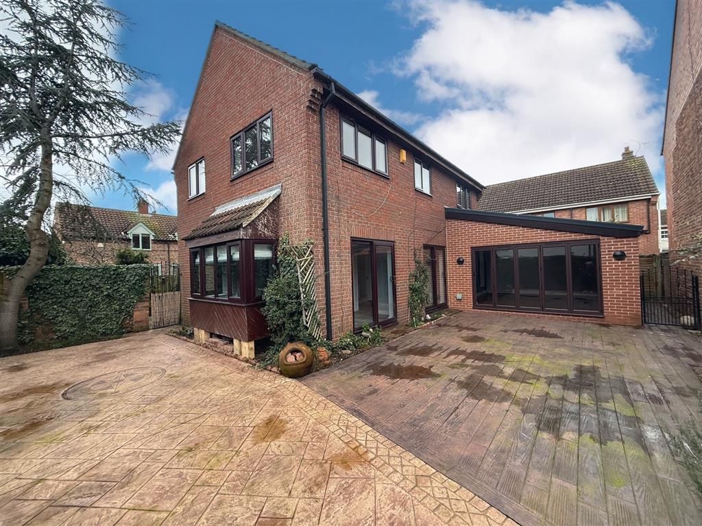 Property photo 1 of 17 Exterior