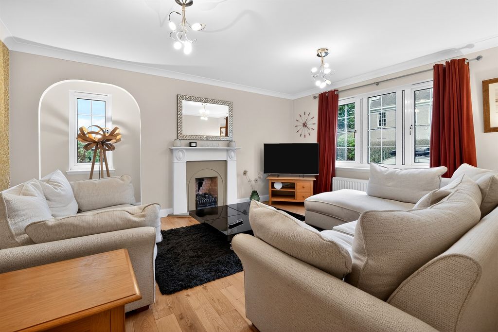 Property photo 2 of 25