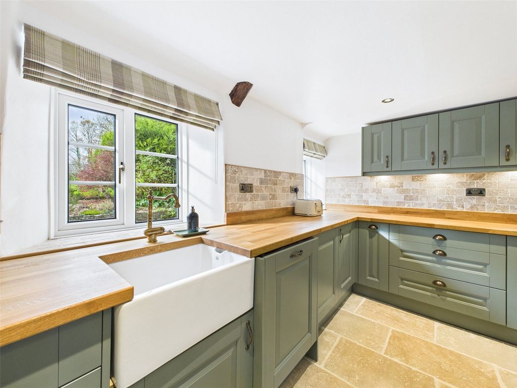 Property photo 3 of 28 Picture No. 16