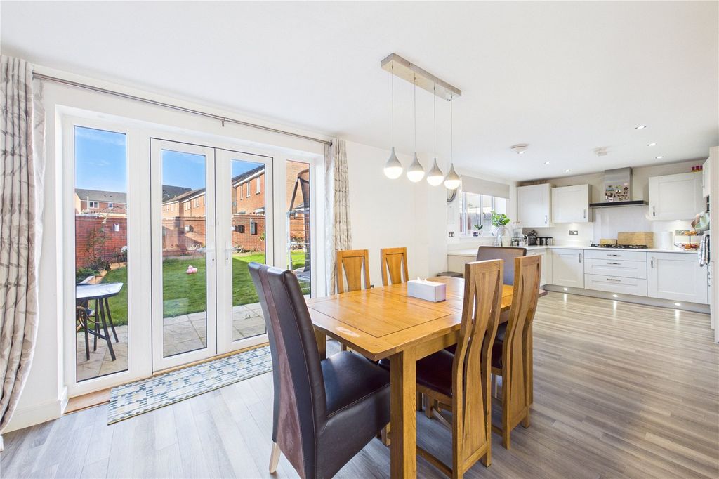 Property photo 2 of 20 Dining Room