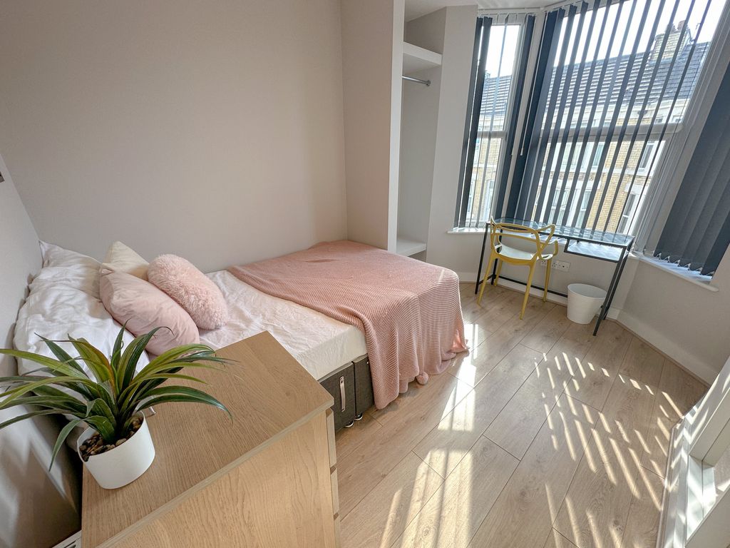 Property photo 1 of 11 7