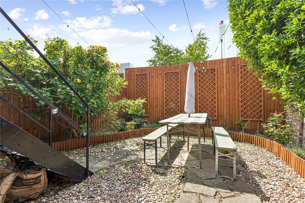 Property photo 3 of 13 Picture No. 11