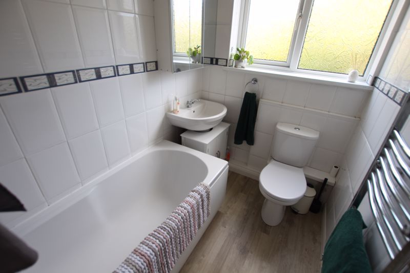 Property photo 3 of 10 Bathroom