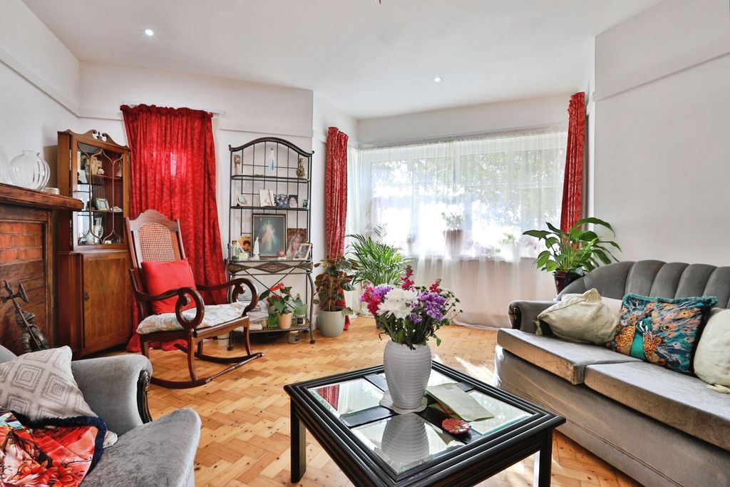 Property photo 3 of 16 Pbox-Img.Jpg