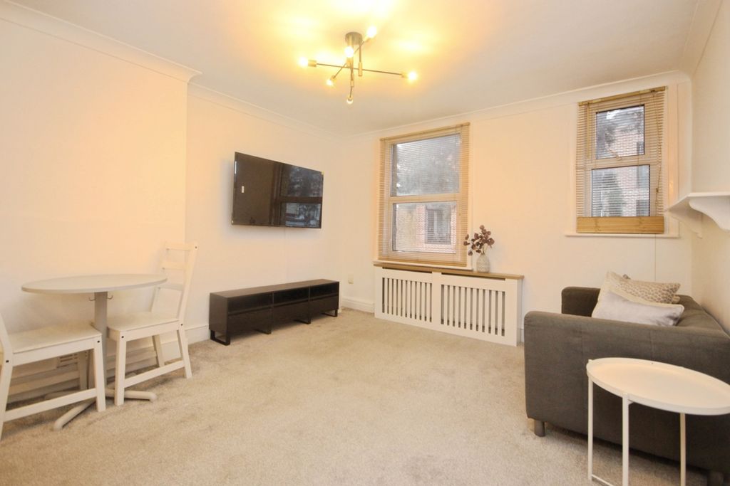 Property photo 2 of 20 Reception