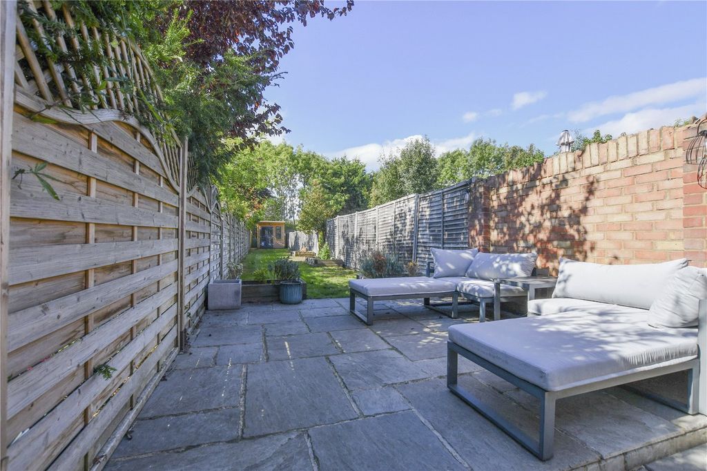 Property photo 2 of 15 Picture No. 21