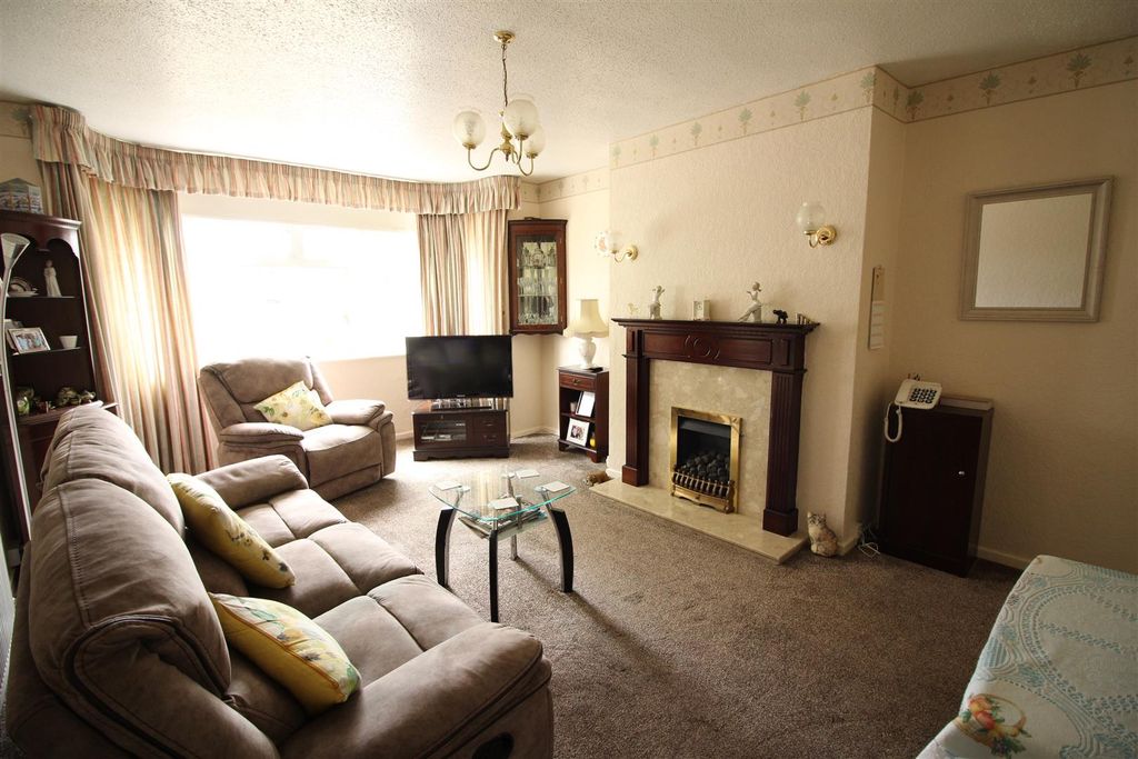 Property photo 3 of 9 Living Room