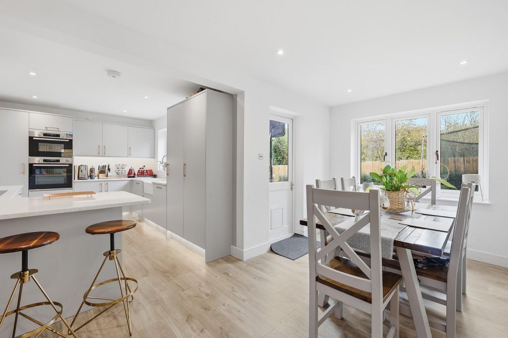 Property photo 2 of 22 Kitchen/Dining Room