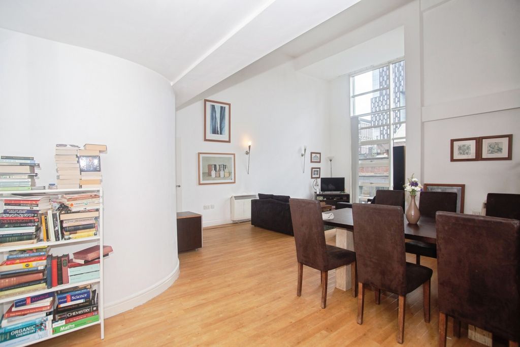 Property photo 3 of 16 Pbox-Img.Jpg