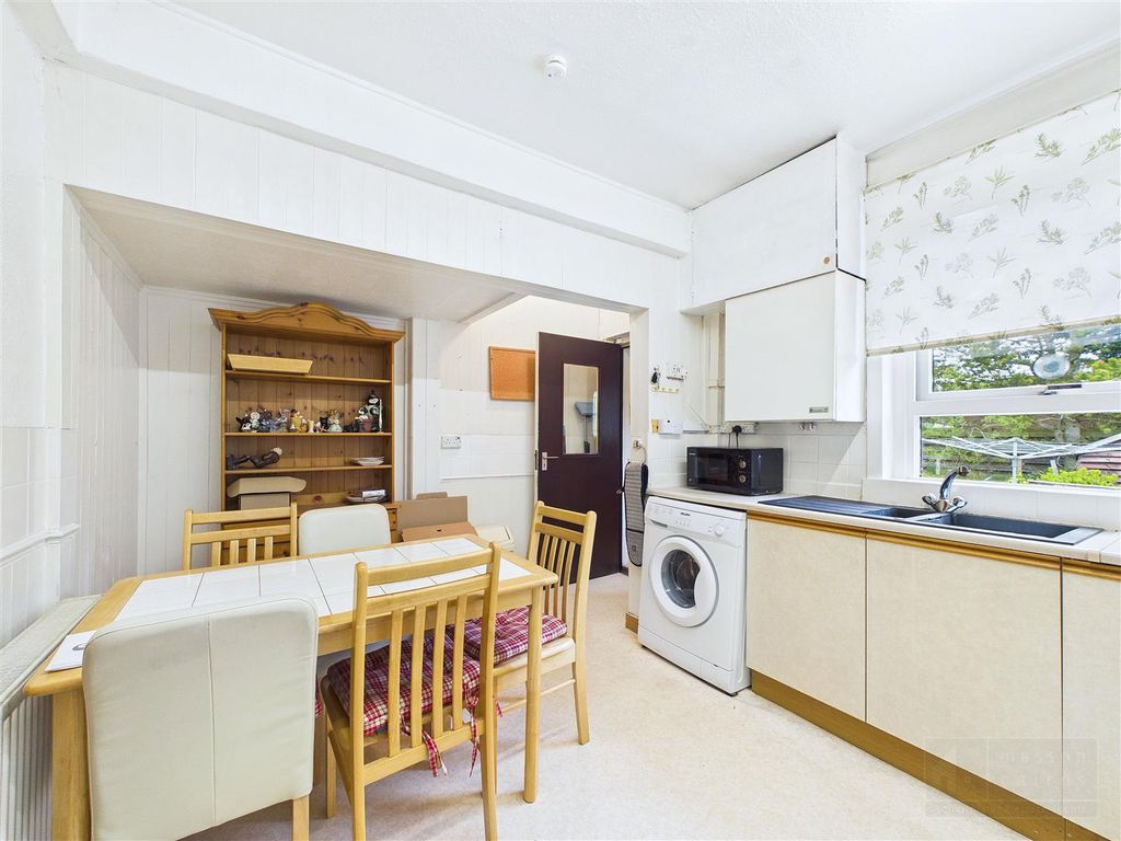 Property photo 3 of 19 Kitchen / Dining