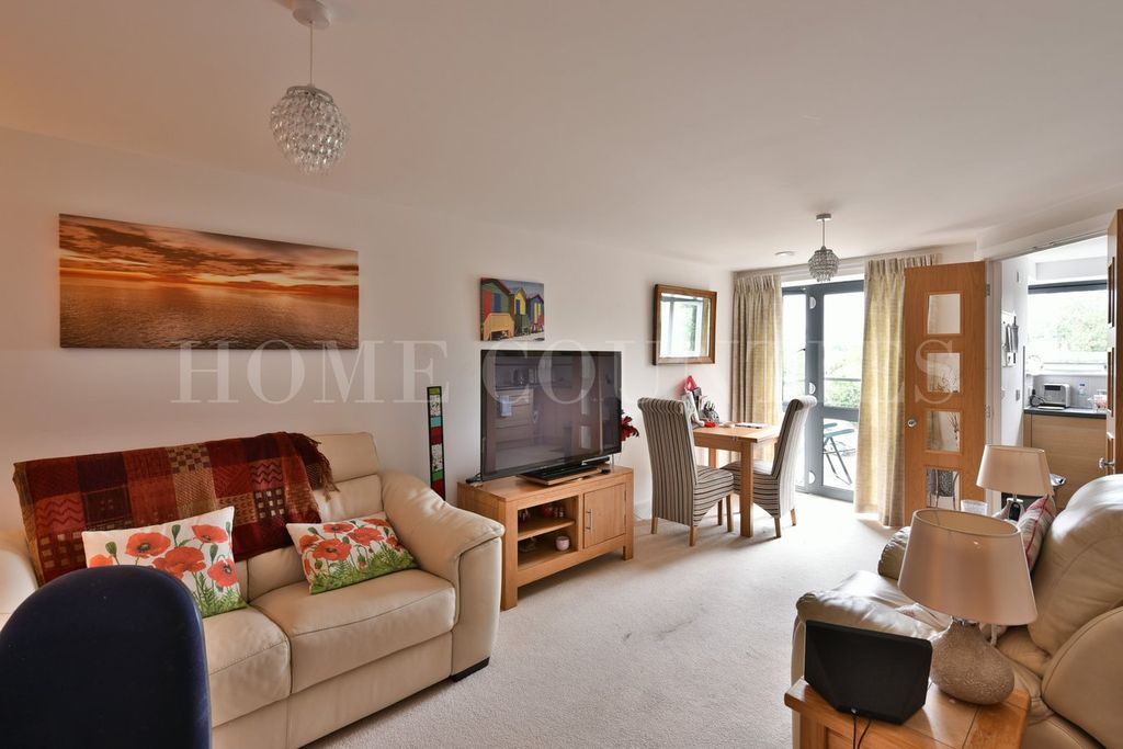 Property photo 2 of 11