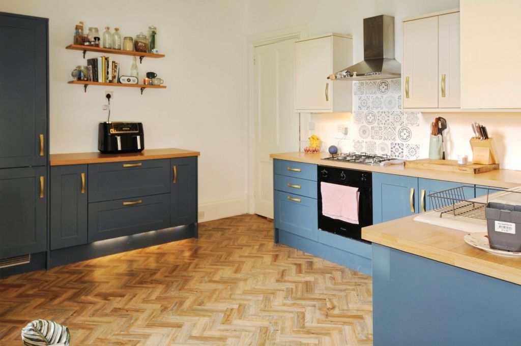 Property photo 3 of 24 Photo