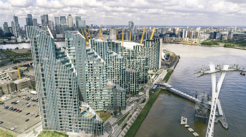 Property photo 2 of 6 Peninsula Riverfront