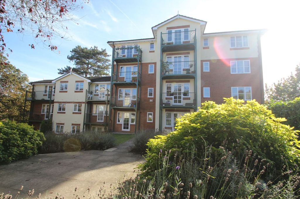 Property photo 1 of 7 Photo 6