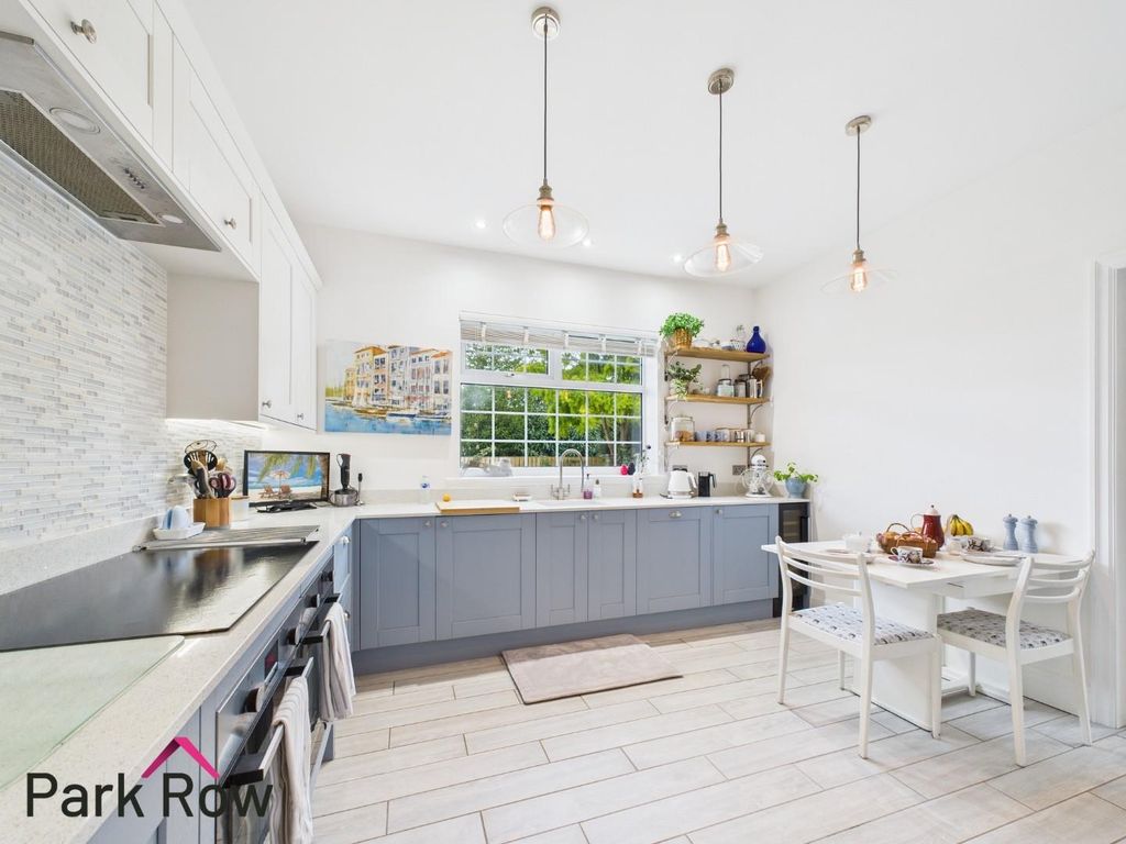 Property photo 3 of 45 Kitchen