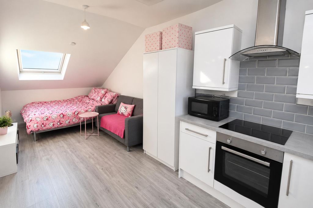Property photo 1 of 9 Fbb2d13d-33d9-486F-9412-E5Ff6F5F6Ae2.Png