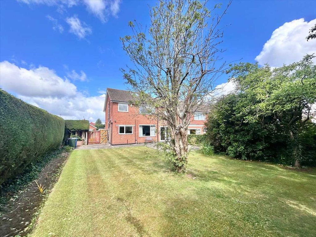 Property photo 2 of 31