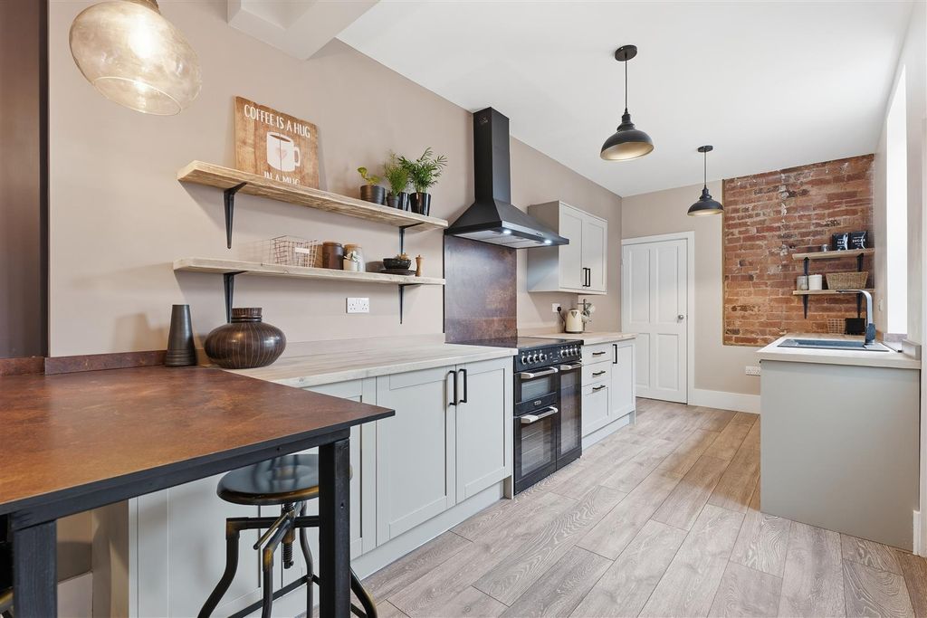 Property photo 2 of 34 P1768431.Jpg