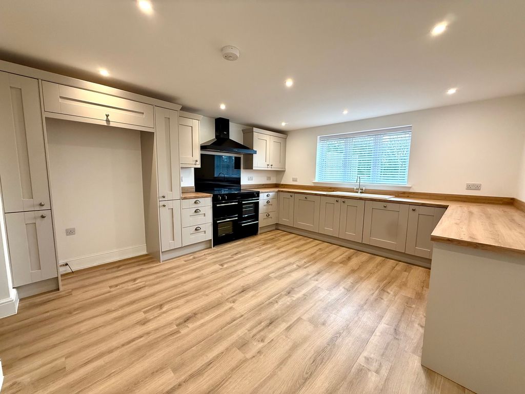 Property photo 3 of 14 Img_3195