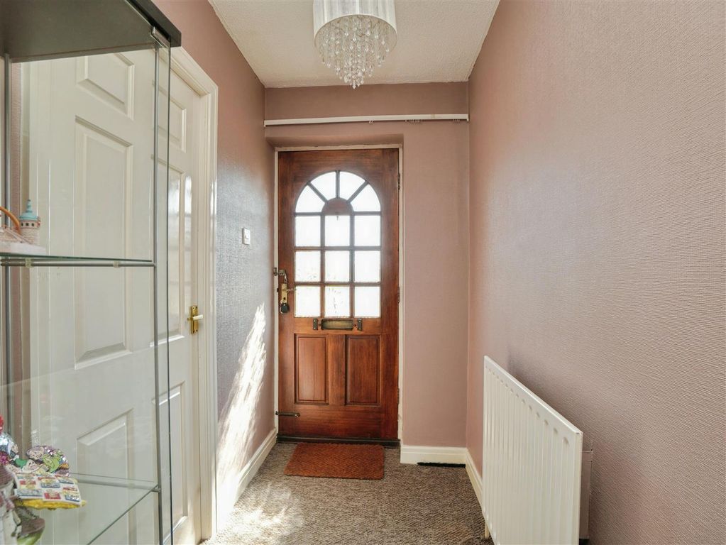 Property photo 2 of 17 Entrance Lobby