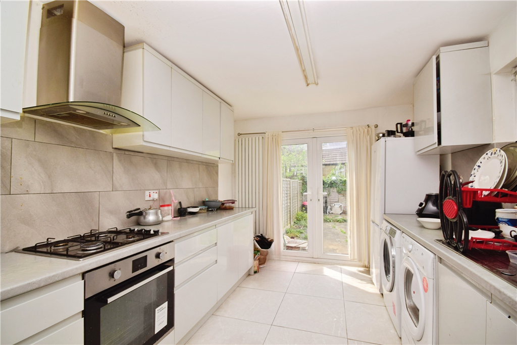 Property photo 3 of 8 Kitchen
