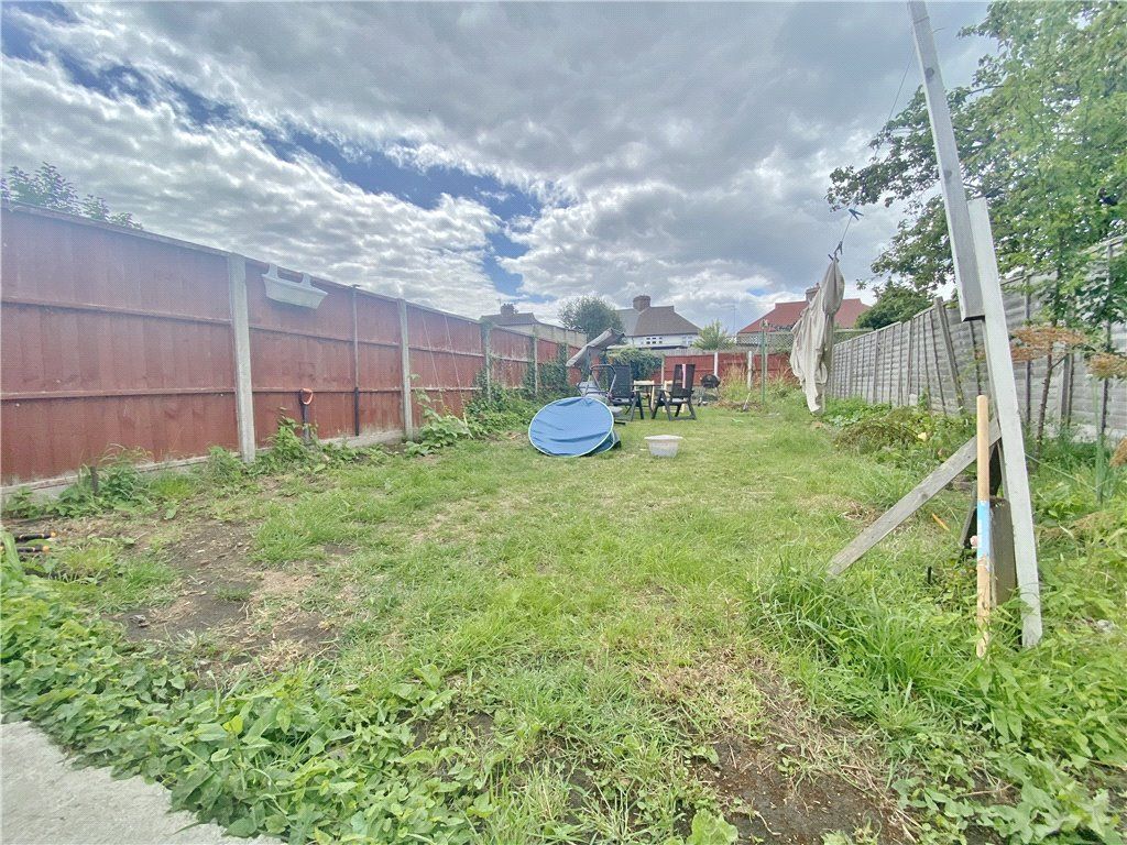 Property photo 3 of 6 Garden