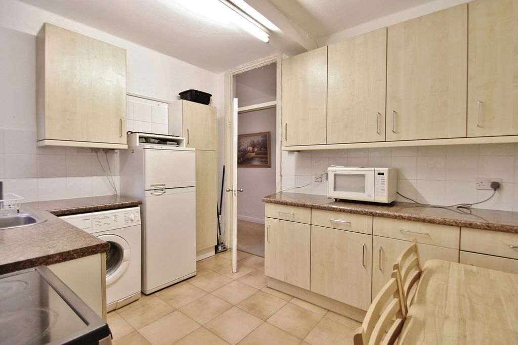 Property photo 3 of 11 Photo 9