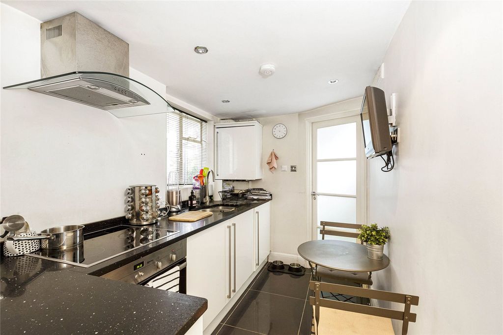 Property photo 3 of 6 Picture No. 06