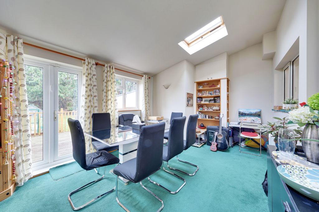 Property photo 3 of 13