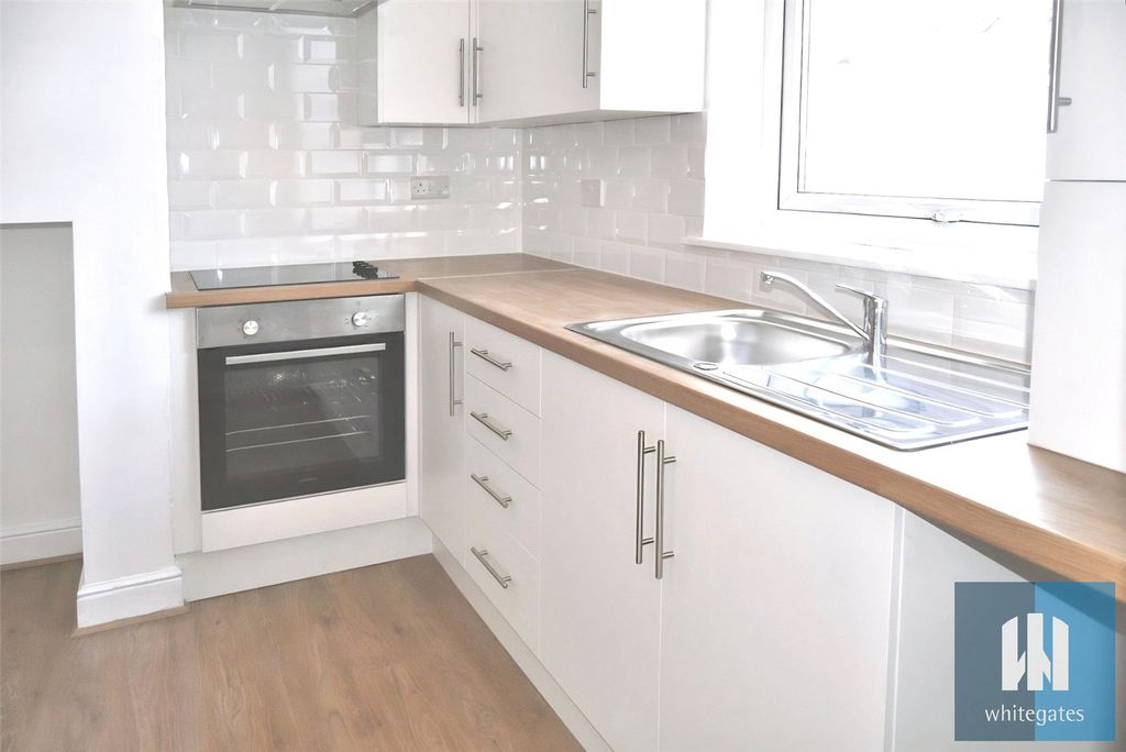 Property photo 2 of 13 Picture No. 14