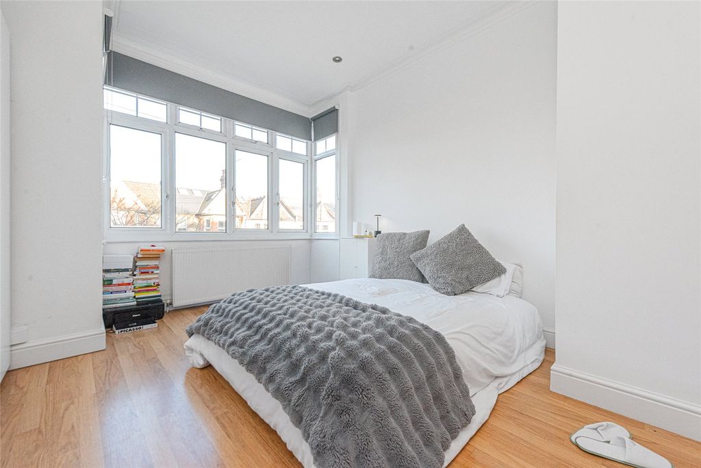 Property photo 2 of 9 Picture No. 14