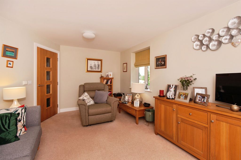 Property photo 3 of 21
