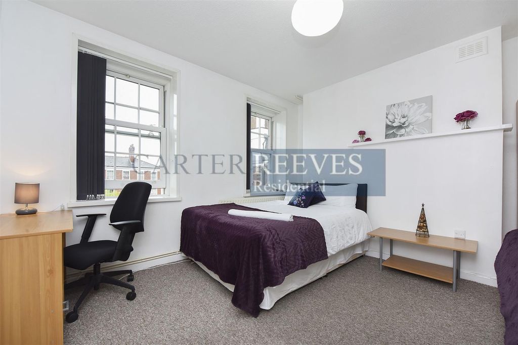 Property photo 2 of 8 Spacephoto-1.Jpg