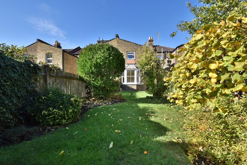 Property photo 2 of 9