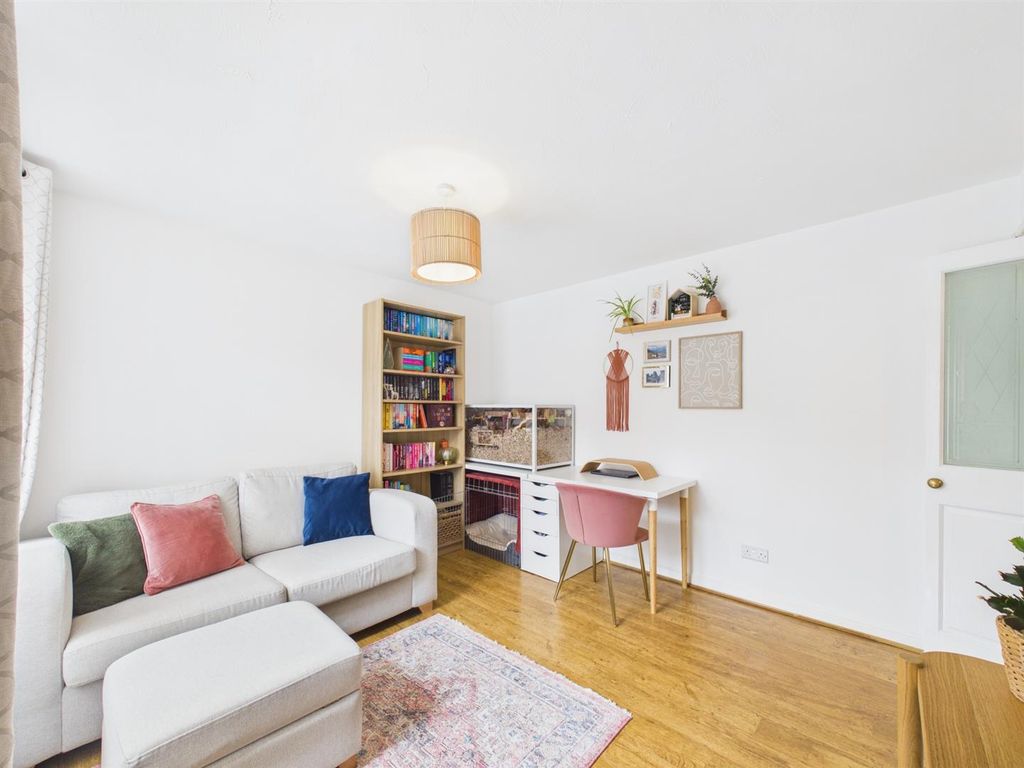 Property photo 3 of 10 Cam02435G0-Pr0377-Still007.Jpg