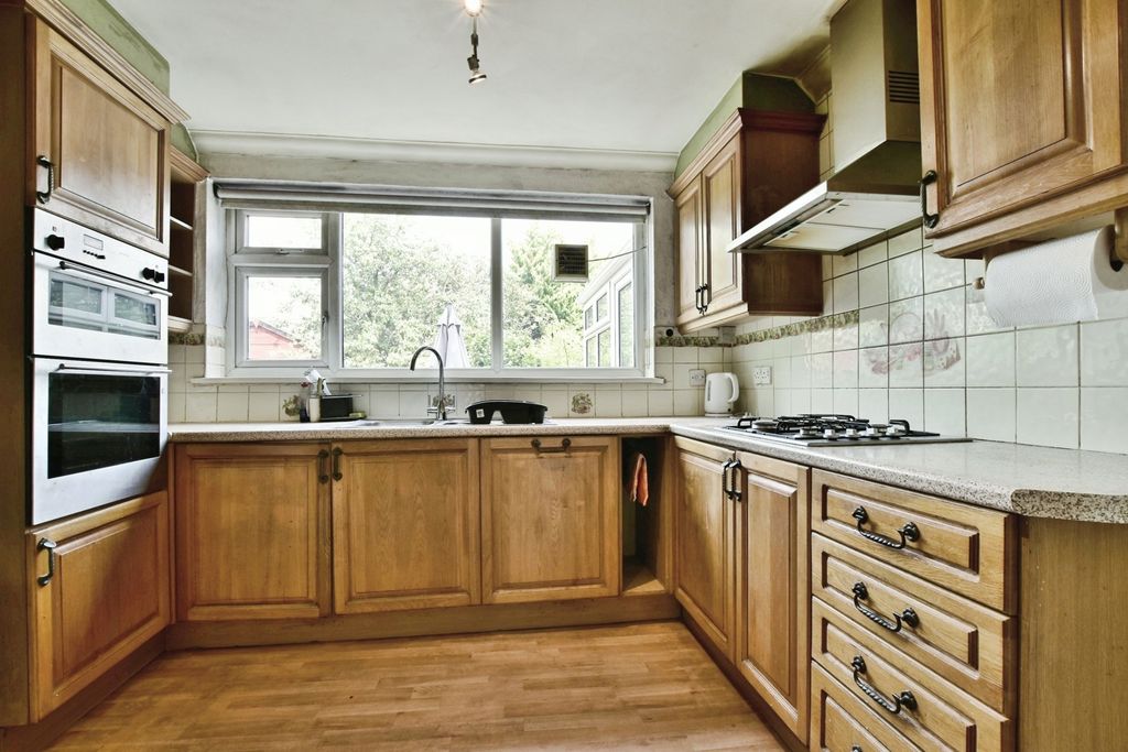 Property photo 2 of 27 Pbox-Img.Jpg
