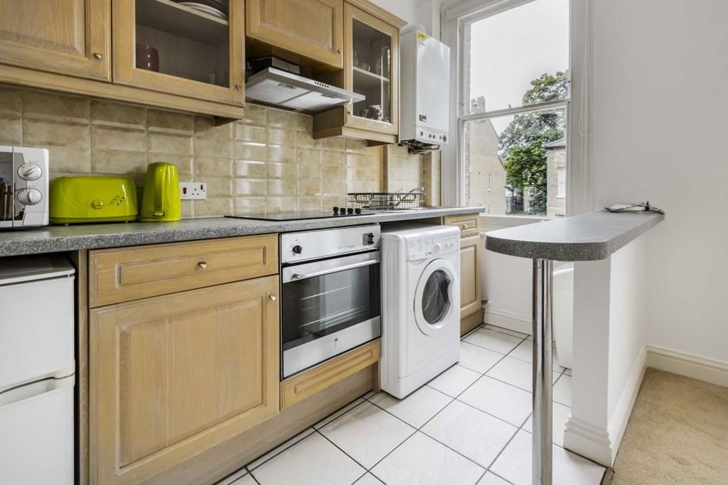 Property photo 2 of 3