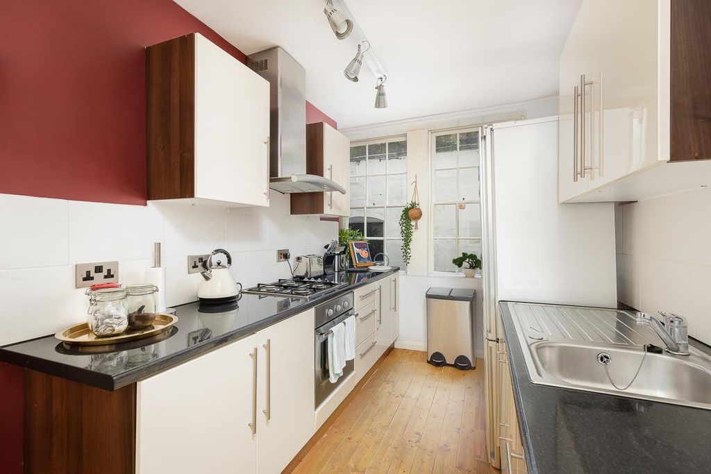Property photo 3 of 12 Kitchen.Jpg