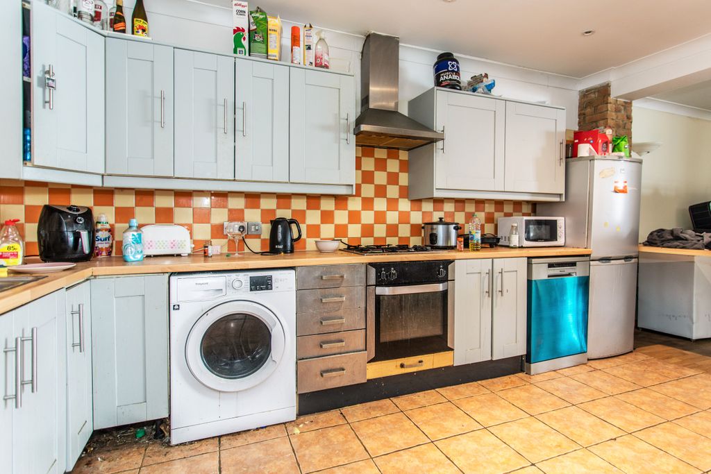 Property photo 3 of 14 10