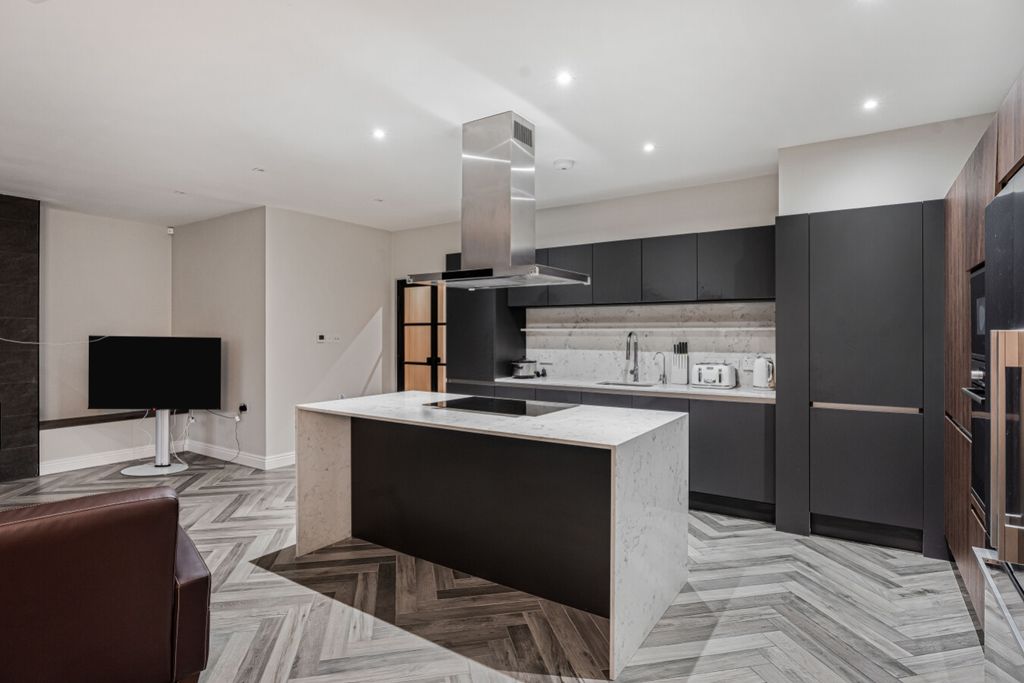 Property photo 2 of 12 Kitchen