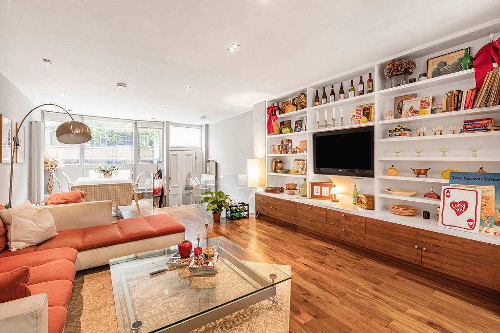 Property photo 1 of 17 Reception/Kitchen