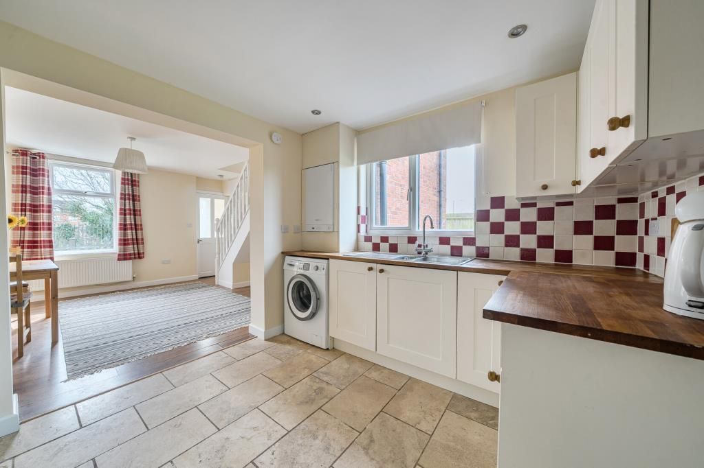 Property photo 3 of 19 Kitchen