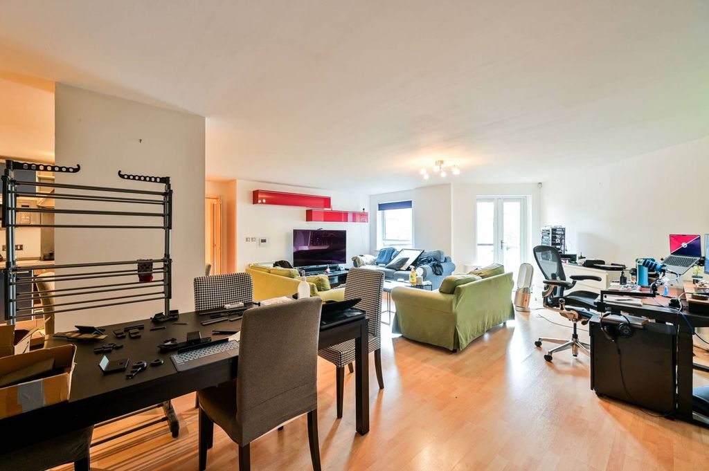 Property photo 2 of 9