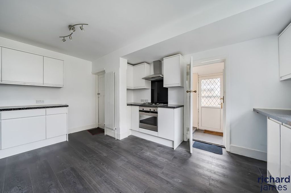 Property photo 3 of 12 44A98602649A46B49E99Ef680Afdb20c