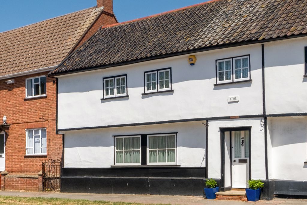 Property photo 2 of 40 67 Old Street - 1B